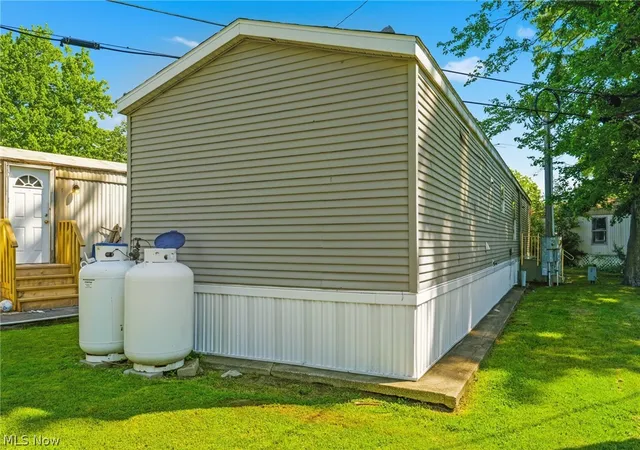 Homes for sale in Massillon, OH | 3354 Hilton St Nw #4, Massillon, OH 44646 | MLS# 5215978