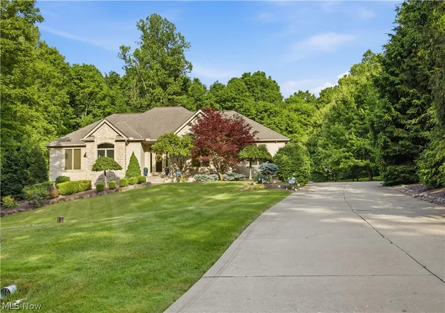 3rd image of 11565 Robin Wood Ln, Chagrin Falls, OH 44023 | MLS# 5216065