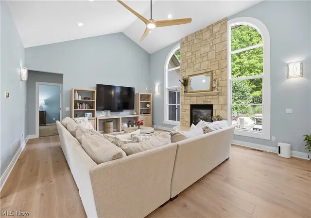 4th image of 11565 Robin Wood Ln, Chagrin Falls, OH 44023 | MLS# 5216065