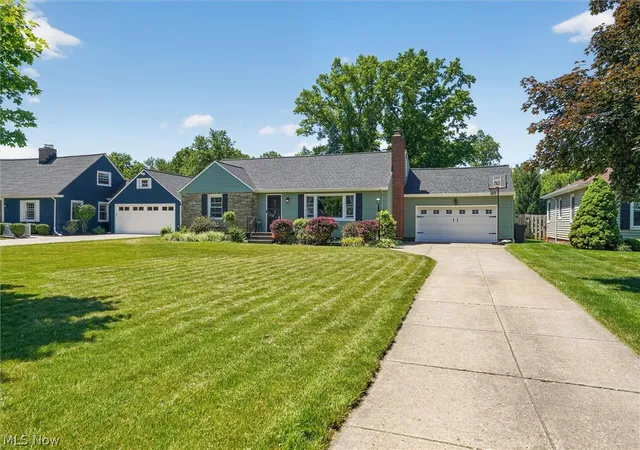 Homes for sale in Middleburg Heights, OH | 13795 Shawnee Trl, Middleburg Heights, OH 44130 | MLS# 5215986