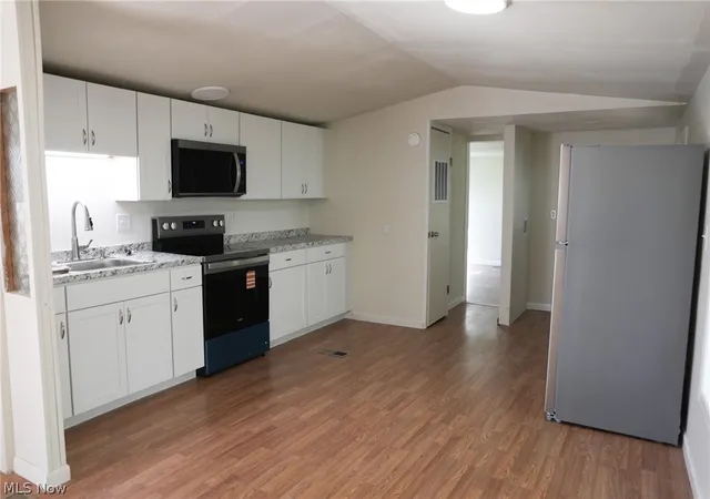 4th image of 216 Young Ln, Saint Clairsville, OH 43950 | MLS# 5215676