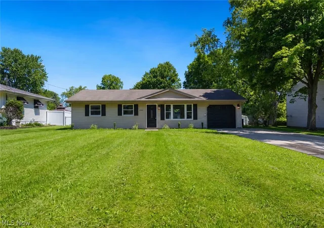 1st image of 4542 Plumbrook Dr, Canfield, OH 44406 | MLS# 5209401