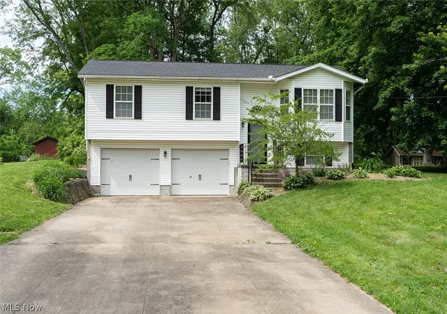 Homes for sale in Uniontown, OH | 1211 Kingston Rd, Uniontown, OH 44685 | MLS# 5215509