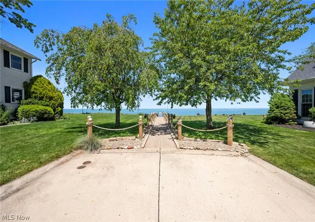 4th image of 100 Lake Edge Dr, Euclid, OH 44123 | MLS# 5213584