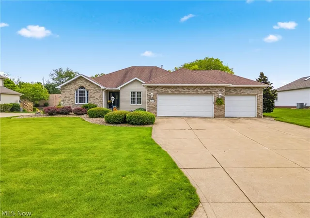 1st image of 6862 Red Deer Cir Nw, Canton, OH 44708 | MLS# 5210899