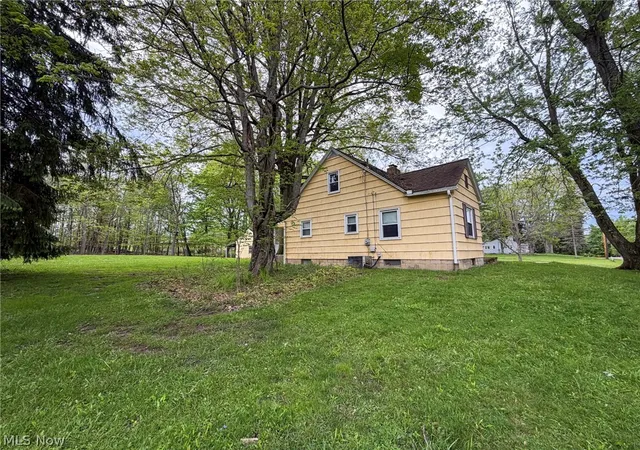 46th image of 8060 Paulin Dr, Youngstown, OH 44514 | MLS# 5215572