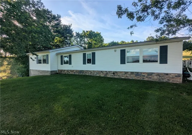 Homes for sale in Salesville, OH | 18395 Leatherwood Rd, Salesville, OH 43778 | MLS# 5215950
