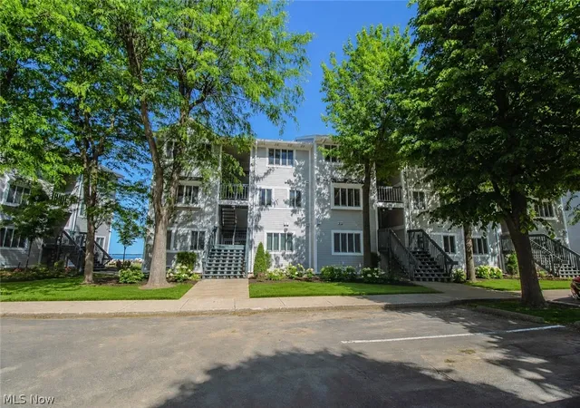 Homes for sale in Port Clinton, OH | 230 W Lakeshore Dr #F, Port Clinton, OH 43452 | MLS# 5214282