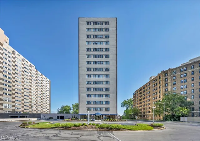 Homes for sale in Lakewood, OH | 12520 Edgewater Dr #1106, Lakewood, OH 44107 | MLS# 5213435