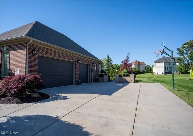 Photo 3 of Sale Pending at 3947 Via Siena, Youngstown, OH 44514 | MLS# 5216206 | Listing updated on 2026-08-05