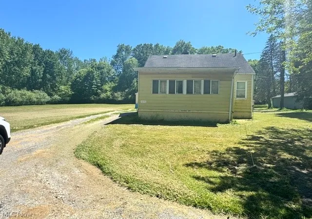 Homes for sale in Youngstown, OH | 1315 Crumrine St, Youngstown, OH 44505 | MLS# 5216232