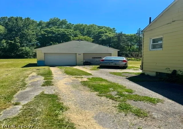 Homes for sale in Youngstown, OH | 1315 Crumrine St, Youngstown, OH 44505 | MLS# 5216232