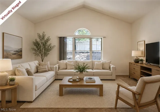 Listing Photo 5 - Condo for sale in building located at 7 Woodland Chase Blvd, Niles, OH 44446