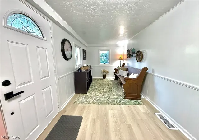 3rd image of 13307 Market St, North Lima, OH 44452 | MLS# 5215727
