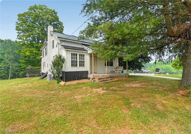 3rd image of 13166 Butternut Rd, Burton, OH 44021 | MLS# 5209224