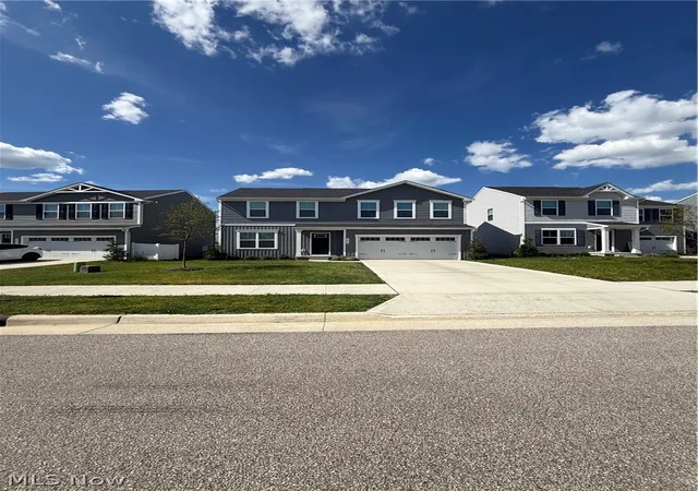 Homes for sale in Lakemore, OH | 3293 Stafford Dr, Lakemore, OH 44312 | MLS# 5216270