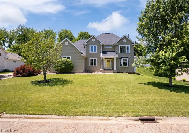 2nd image of 5043 Violet Knoll Ave Ne, Canton, OH 44705 | MLS# 5215428