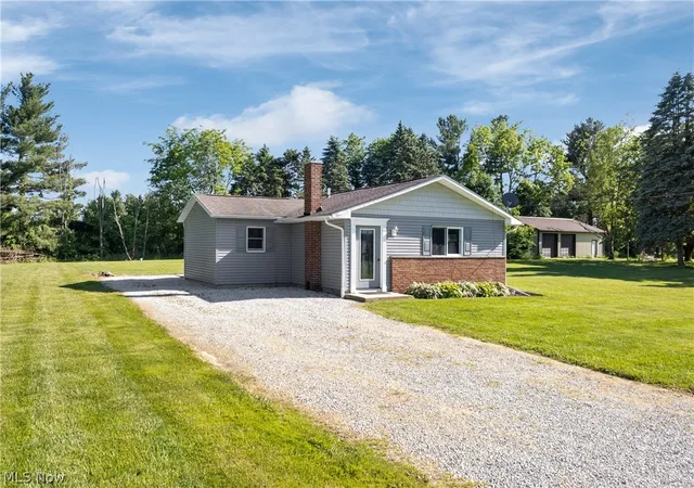 Homes for sale in Doylestown, OH | 13095 Portage St, Doylestown, OH 44230 | MLS# 5196348