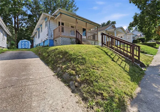 3rd image of 578 Plum Ave, Akron, OH 44305 | MLS# 5215837