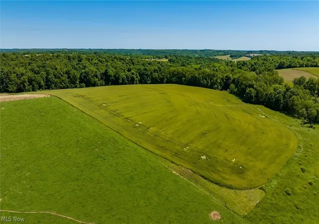 3rd image of 10550 Amish Ridge Rd, Somerset, OH 43783 | MLS# 5216343