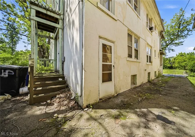 Listing Photo 2 - Condo for sale in building located at 3123 E 94th St, Cleveland, OH 44104