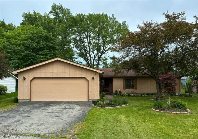 Homes for sale in Niles, OH | 835 Cynthia Ct, Niles, OH 44446 | MLS# 5216373