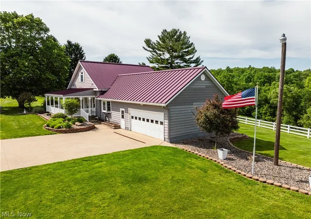 Photo 3 of Sale Pending at 7759 Eddie Hl Rd SE, Uhrichsville, OH 44683 | MLS# 5216391 | Listing updated on 2026-07-02