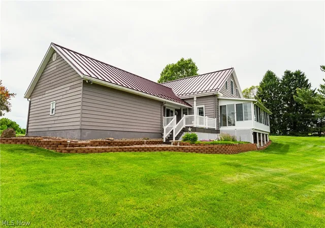 Photo 4 of Sale Pending at 7759 Eddie Hl Rd SE, Uhrichsville, OH 44683 | MLS# 5216391 | Listing updated on 2026-07-02