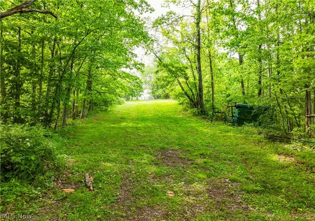 Homes for sale in Uhrichsville, OH | Edie Hill Rd Se, Uhrichsville, OH 44683 | MLS# 5216414