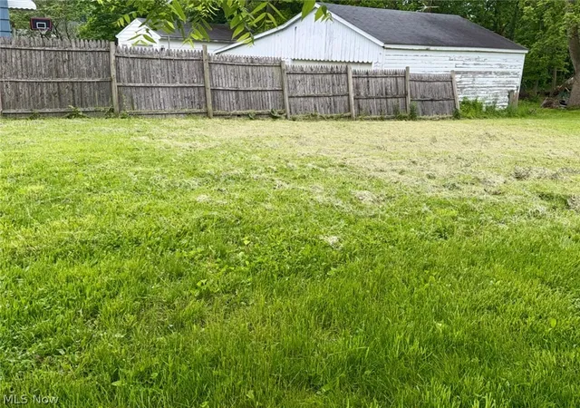 4th image of 222 Wooster St, Elyria, OH 44035 | MLS# 5216242