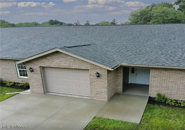 Homes for sale in Millersburg, OH | 203 Knollton Dr, Millersburg, OH 44654 | MLS# 5216431