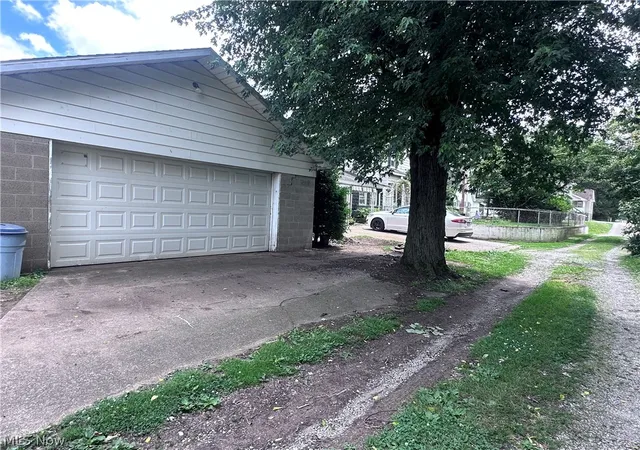 Homes for sale in Parkersburg, WV | 927 32nd St, Parkersburg, WV 26104 | MLS# 5216430