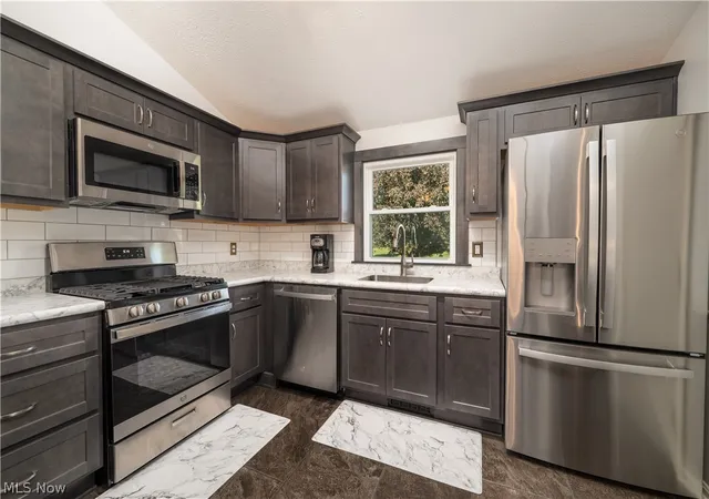 3rd image of 3411 Dunmore Ave Nw, Canton, OH 44708 | MLS# 5216347