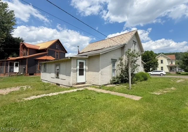 Homes for sale in Newcomerstown, OH | 547 W State St, Newcomerstown, OH 43832 | MLS# 5216271