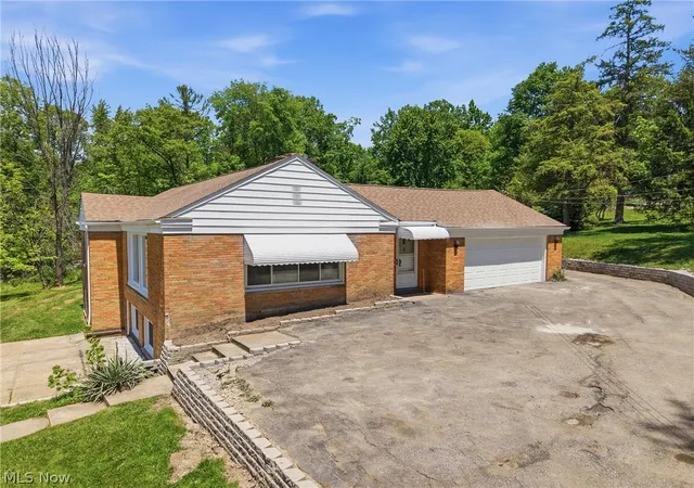Photo 2 of Sale Pending at 17305 Alexander Rd, Bedford, OH 44146 | MLS# 5211353 | Listing updated on 2026-06-24
