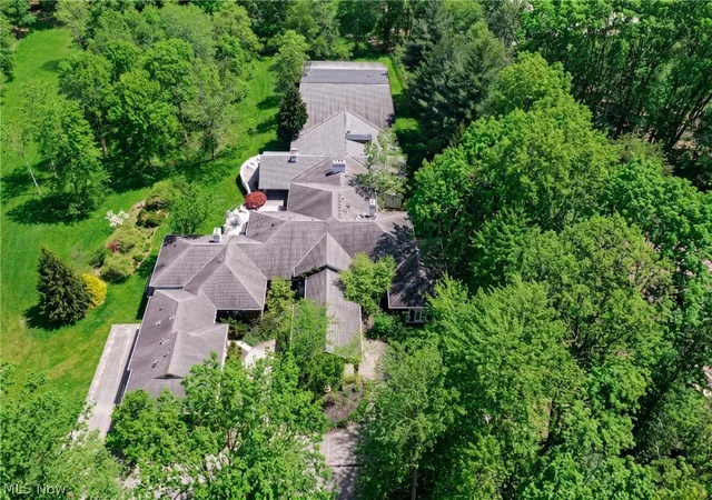 Photo 2 of Mansion for sale at 3007 Kersdale Rd, Cleveland, OH 44124 | MLS# 5213473 | Listing updated on 2026-08-10