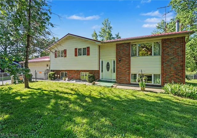Photo 1 of Single family home for sale at 4250 Herr Fieldhouse Rd, Southington, OH 44470 | MLS# 5215166 | Listing updated on 2026-06-06