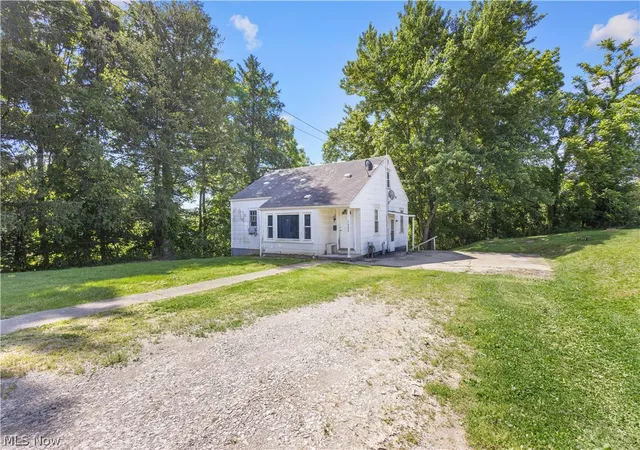 Homes for sale in Cambridge, OH | 1402 E Wheeling Ave, Cambridge, OH 43725 | MLS# 5216599