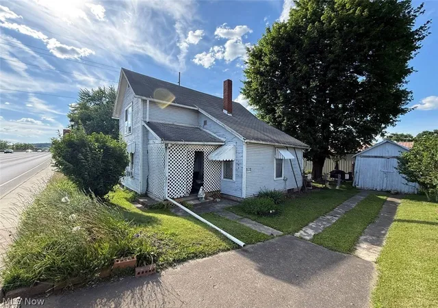 Homes for sale in Coshocton, OH | 104 Chestnut St, Coshocton, OH 43812 | MLS# 5216636