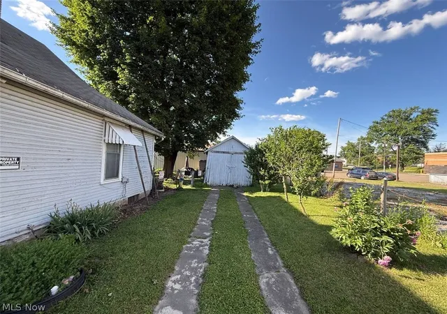 Homes for sale in Coshocton, OH | 104 Chestnut St, Coshocton, OH 43812 | MLS# 5216636