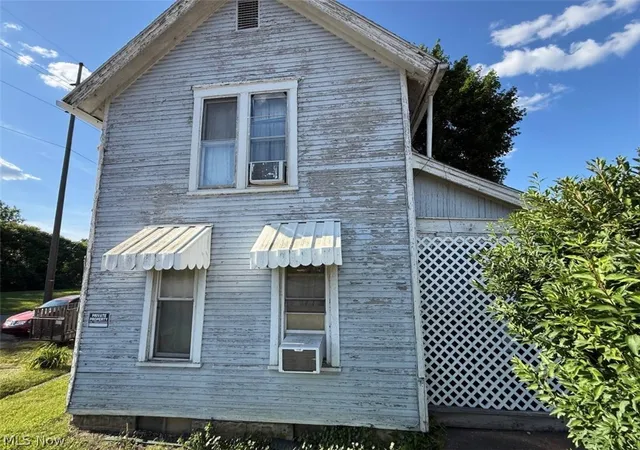 Homes for sale in Coshocton, OH | 104 Chestnut St, Coshocton, OH 43812 | MLS# 5216636
