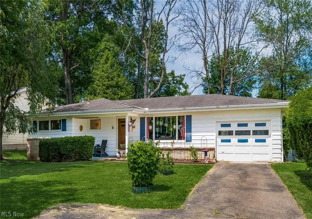 Photo 1 of Single family home for sale at 2525 Geneva Dr, Zanesville, OH 43701 | MLS# 5216640 | Listing updated on 2026-08-31