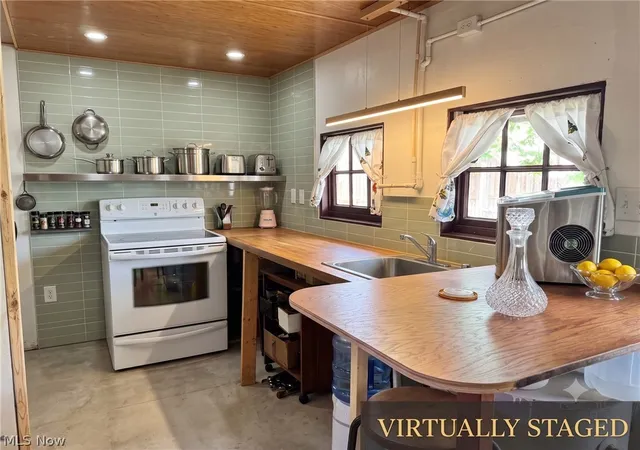 2nd image of 4916 Presidential Dr, Geneva On The Lake, OH 44041 | MLS# 5216634