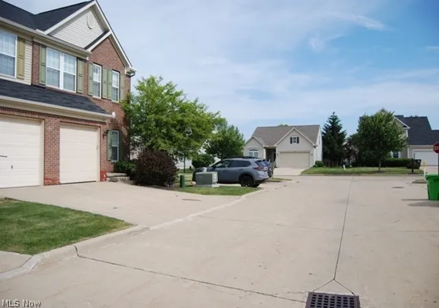 Homes for sale in Berea, OH | 105 Limestone Ct, Berea, OH 44017 | MLS# 5216683
