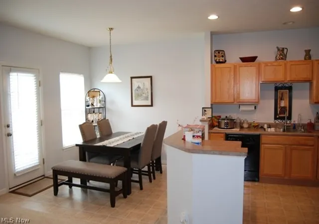 Homes for sale in Berea, OH | 105 Limestone Ct, Berea, OH 44017 | MLS# 5216683