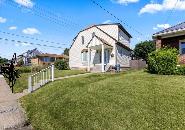 Homes for sale in Weirton, WV | 3741 Woodlawn Wy, Weirton, WV 26062 | MLS# 5216721