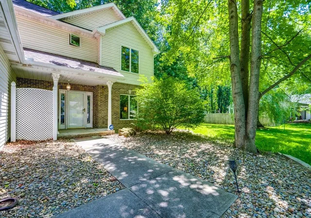 Photo 2 of Single family home for sale at 5209 Orchard Ln, North Ridgeville, OH 44039 | MLS# 5216585 | Listing updated on 2026-07-31