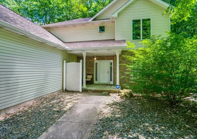 Photo 3 of Single family home for sale at 5209 Orchard Ln, North Ridgeville, OH 44039 | MLS# 5216585 | Listing updated on 2026-07-31