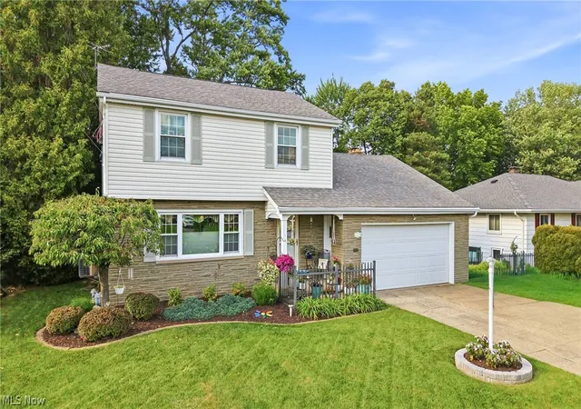 2nd image of 934 Larkridge Ave, Youngstown, OH 44512 | MLS# 5215889