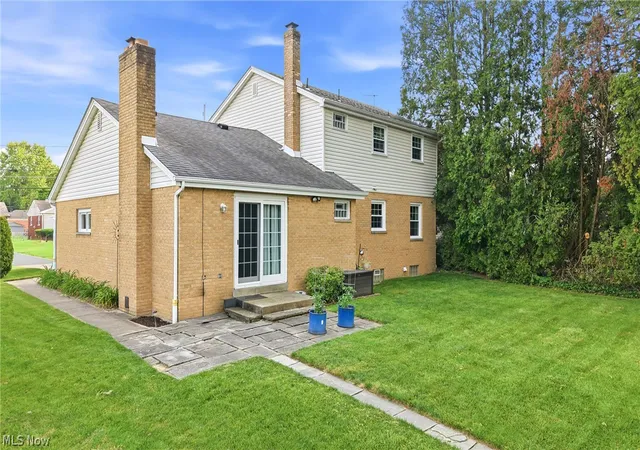 5th image of 934 Larkridge Ave, Youngstown, OH 44512 | MLS# 5215889